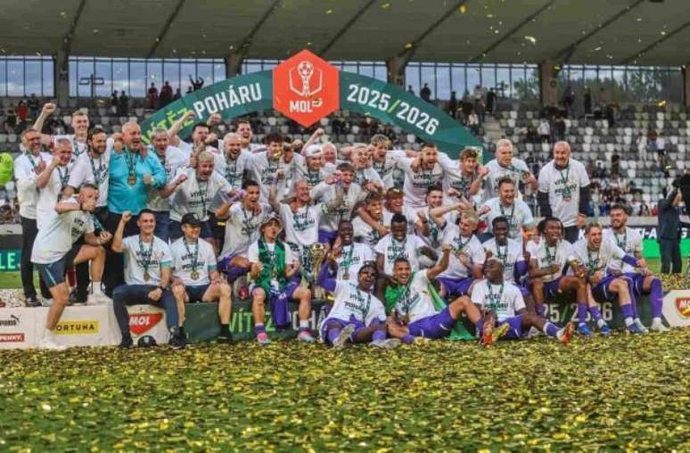 Divulga&ccedil;&atilde;o / MFK Karvin&aacute; - Legenda: Karvin&aacute; foi rebaixado tr&ecirc;s semanas depois de conquistar o t&iacute;tulo