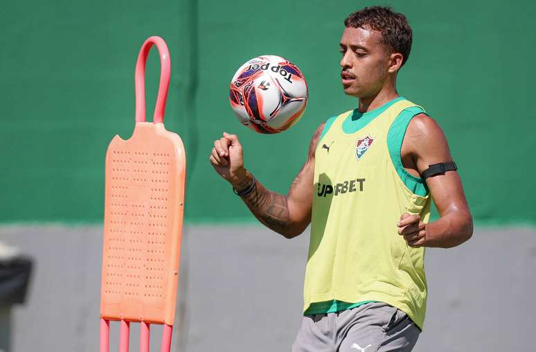 Davi Melo tem um jogo como profissional no Fluminense &ndash;