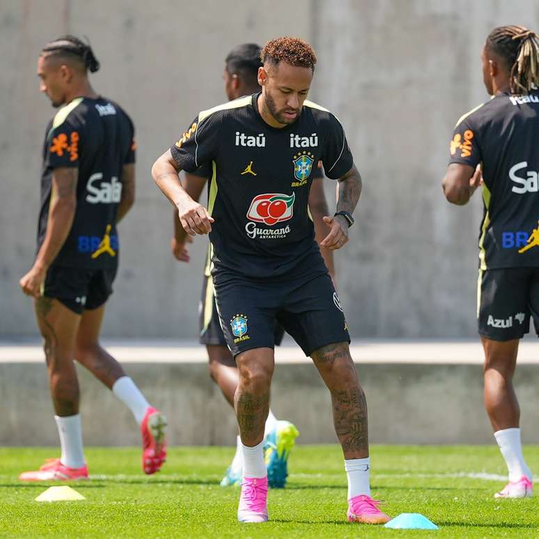 Neymar durante treinamento da Sele&ccedil;&atilde;o Brasileira nos EUA 