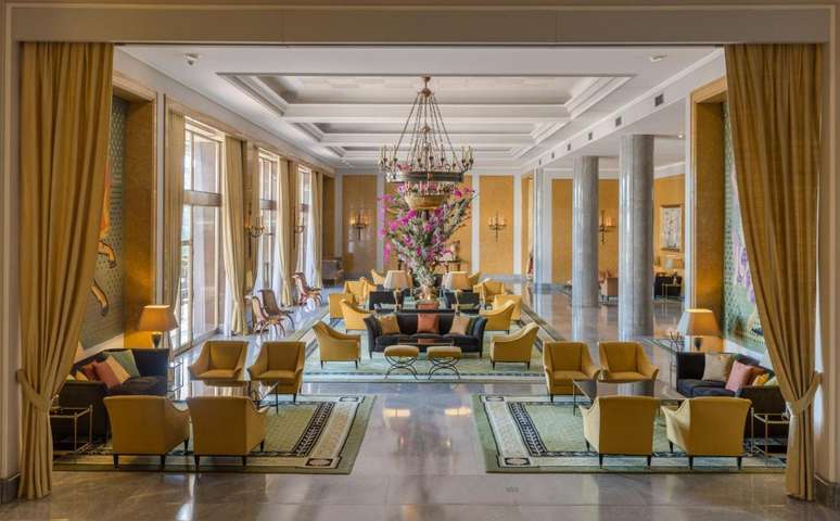 O edif&iacute;cio combina elementos da arquitetura Art D&eacute;co com refer&ecirc;ncias ao estilo Lu&iacute;s XVI 