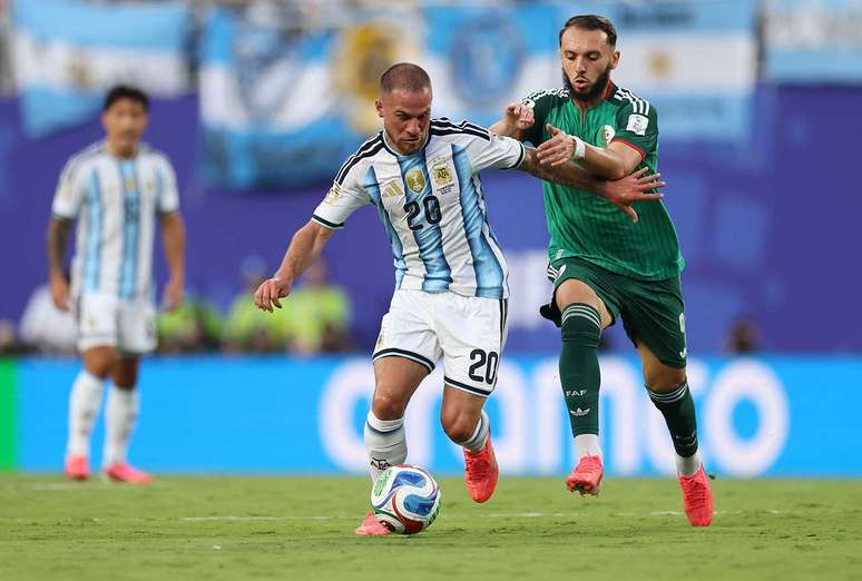Mac Allister acredita que sele&ccedil;&atilde;o tem que jogar para Messi &ndash;