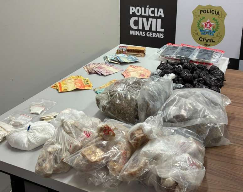 Em um im&oacute;vel, usado por parte do grupo investigado, os policiais localizaram um laborat&oacute;rio para&nbsp;refino de entorpecentes