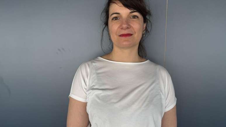 A jornalista brasileira D&eacute;bora Bertol, editora da "Beaux Arts" visitou a Cooperativa-Museu C&eacute;r&egrave; Franco que reabre para o p&uacute;blico a partir de 20 de junho, em Motolieu, no sodoeste da Fran&ccedil;a.