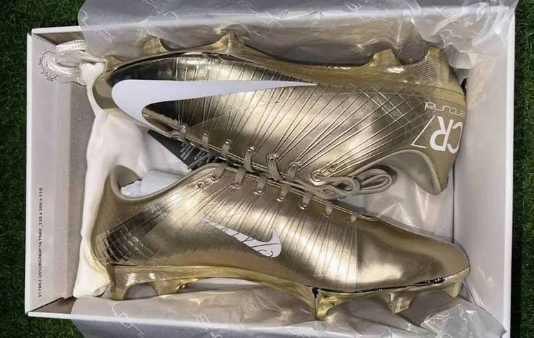 Chuteira de personalizada de Cristiano Ronaldo &ndash;