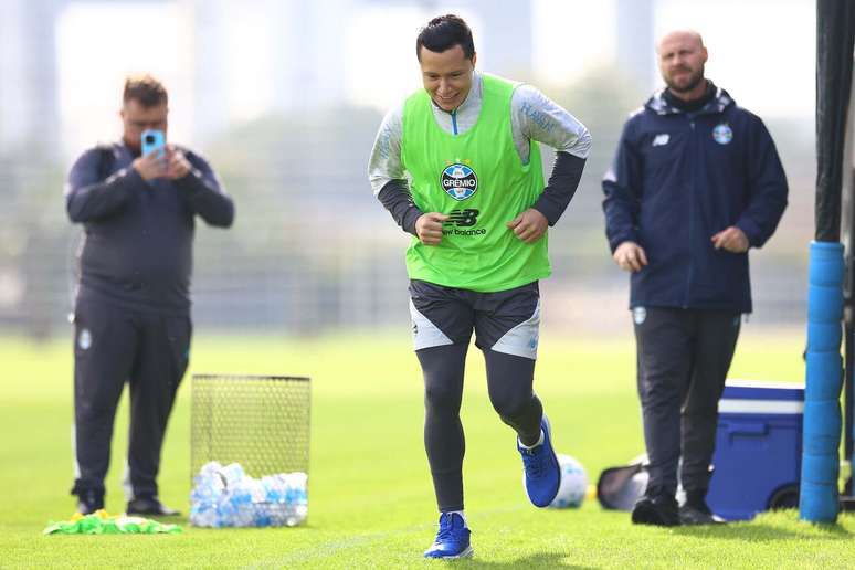 Marlon n&atilde;o atua desde 19 de mar&ccedil;o, quando fraturou o tornozelo direito &ndash;