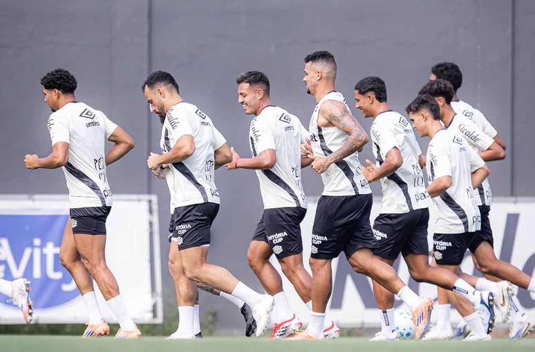 Treinamento do Santos no CT Rei Pel&eacute;, que ir&aacute; a leil&atilde;o &ndash;