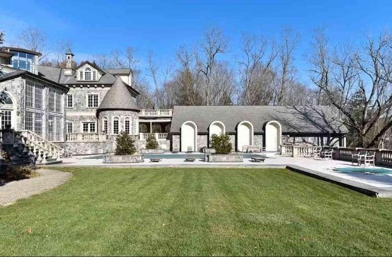 Mans&atilde;o onde a fam&iacute;lia de Vini Jr est&aacute; hospedada em Saddle River, avaliada em cerca de R$ 55 milh&otilde;es &ndash;