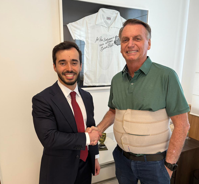 Ricardo Pita esteve no Brasil em 2025, quando visitou o ex-presidente Jair Bolsonaro. Ele &eacute; venezuelano e atua no governo norte-americano