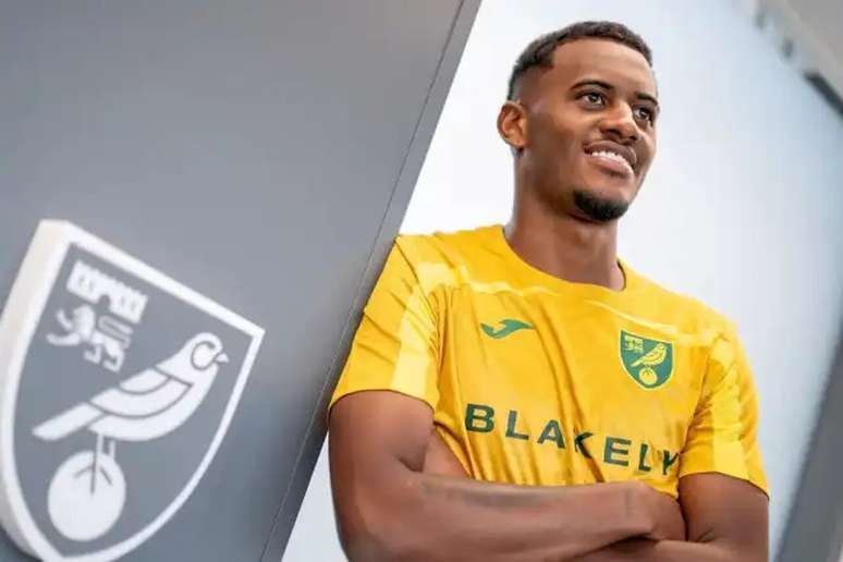 Defensor v&ecirc; transfer&ecirc;ncia como passo importante na carreira &ndash;