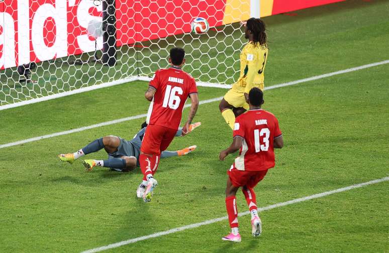Yirenkyi marcando o gol da vit&oacute;ria de Gana sobre o Panam&aacute; 
