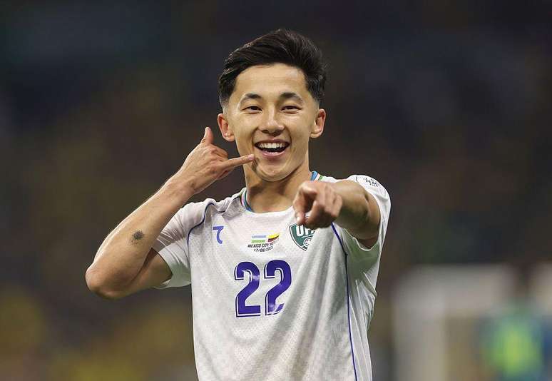 Fayzullaev marcou o primeiro gol da hist&oacute;ria do Uzbequist&atilde;o em uma Copa do Mundo