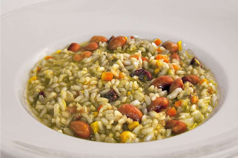 Risoto verde com feij&atilde;o-borlotti e cenoura 
