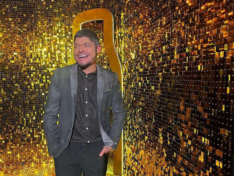 Fl&aacute;vio Saturnino, Fundador do POPline, &eacute; reconhecido entre as 50 personalidades LGBTQIA+ mais influentes do Brasil em 2023. Foto: Divulga&ccedil;&atilde;o