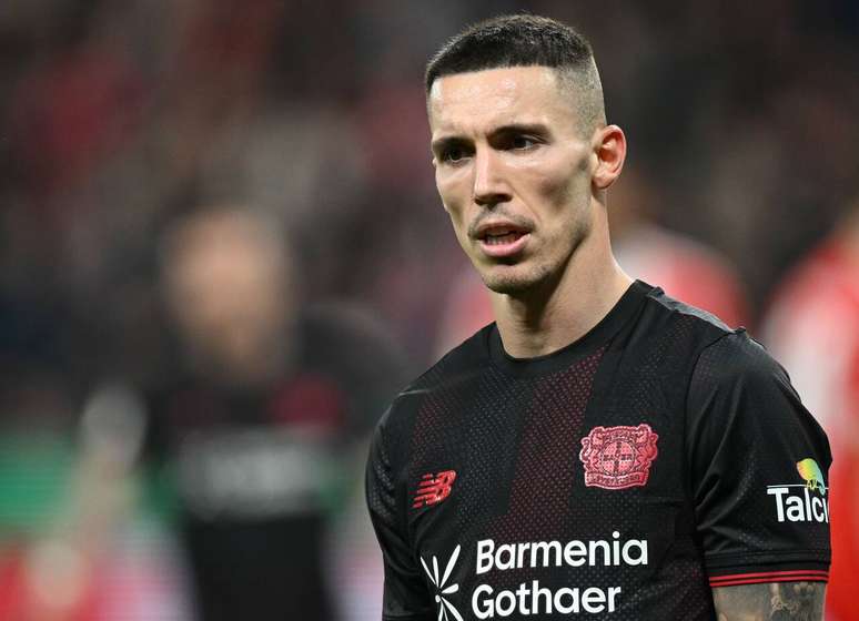 Alejandro Grimaldo &eacute; uma op&ccedil;&atilde;o para a lateral-esquerda &ndash;