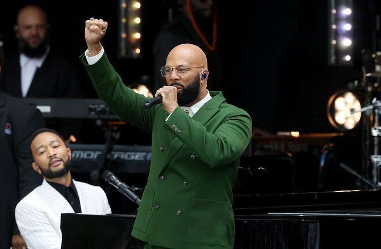 Os m&uacute;sicos americanos John Legend e Common interpretaram a m&uacute;sica Glory na inaugura&ccedil;&atilde;o