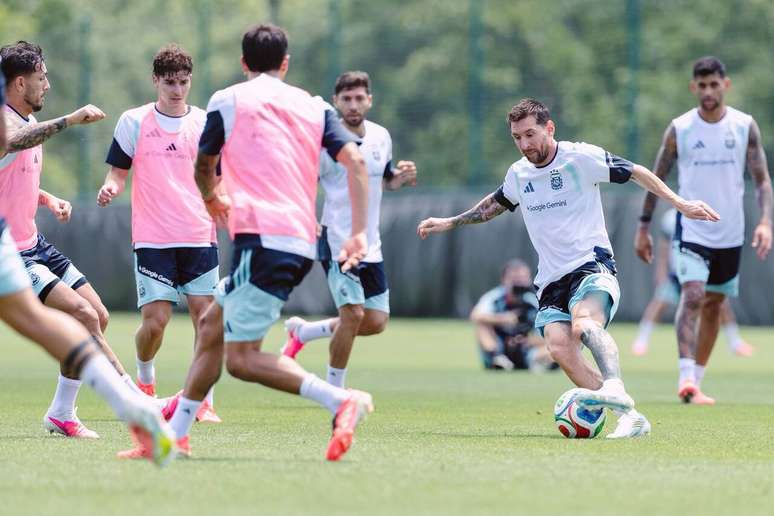 Messi treinou normalmente com a sele&ccedil;&atilde;o &ndash;