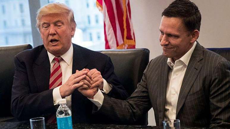 Thiel &eacute; um aliado pr&oacute;ximo do presidente Trump, financiando suas campanhas desde 2016
