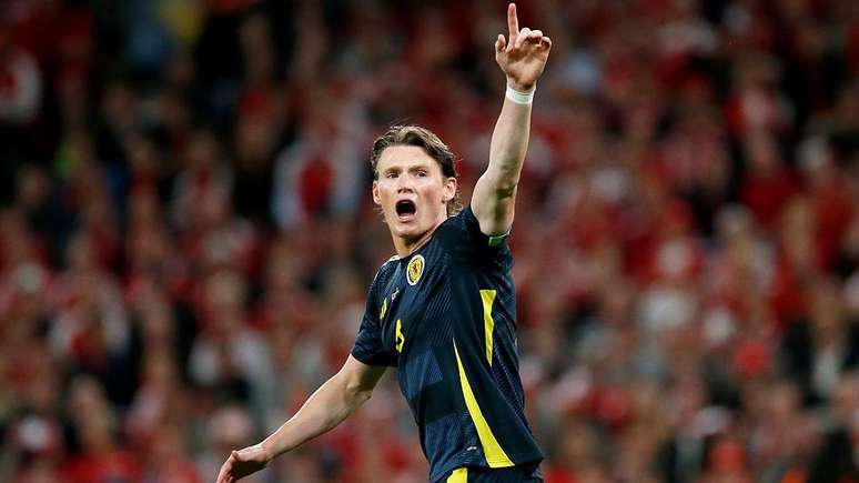 O meio-campista escoc&ecirc;s Scott McTominay jogou todos os minutos das duas &uacute;ltimas Eurocopas e marcou contra a Su&iacute;&ccedil;a em 2024
