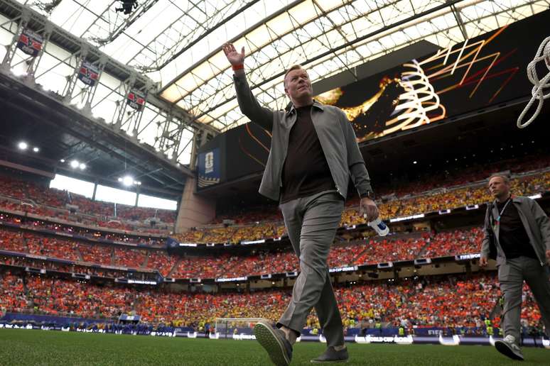 Ronald Koeman durante partida da Holanda 