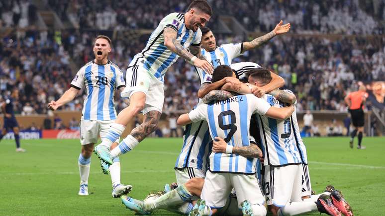 ... enquanto, 52 anos depois, a Argentina realizou uma jogada parecida em apenas 12 segundos, demonstrando as mudan&ccedil;as ocorridas na velocidade do jogo