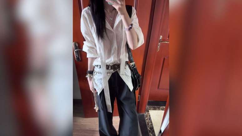 A tend&ecirc;ncia de usar roupas masculinas &eacute; mais comum entre jovens mulheres chinesas, e tem ganhado tra&ccedil;&atilde;o nas redes sociais