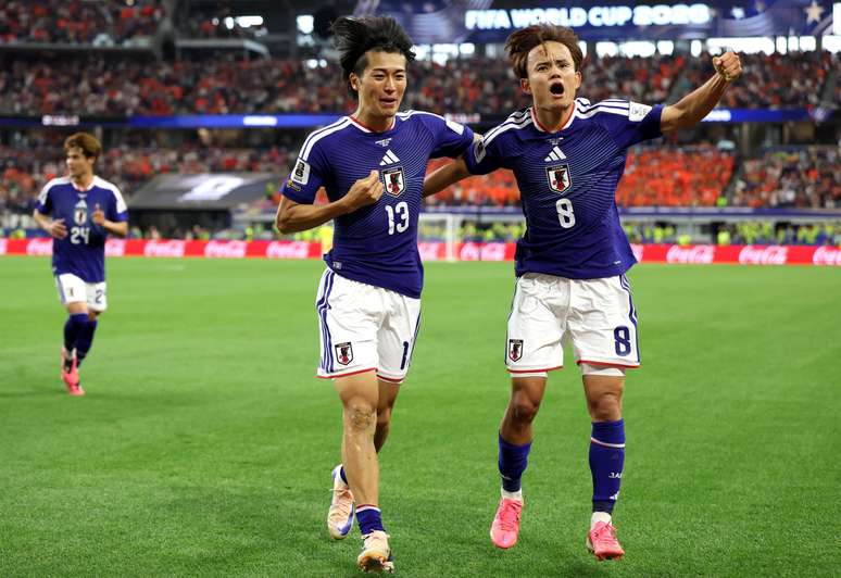 Keito Nakamura e Takefusa Kubo contra a Holanda 