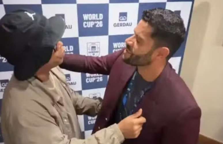 Hulk teve encontro breve com Ronaldinho Ga&uacute;cho em Nova York &ndash;