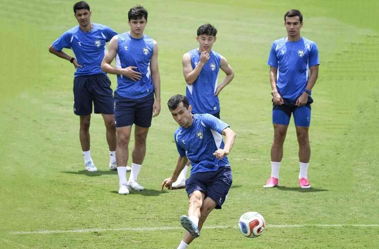 Uzbequist&atilde;o perdeu na estreia e tenta se recuperar na Copa &ndash;