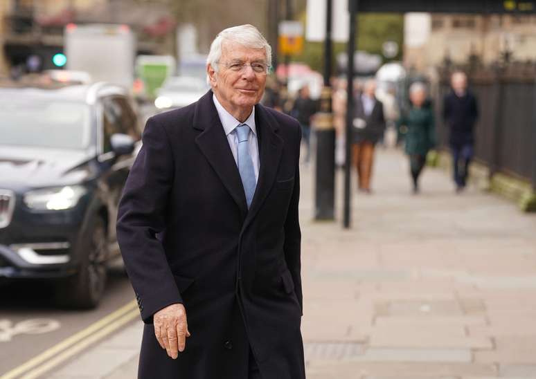 John Major diz que os l&iacute;deres contempor&acirc;neos tem dificuldades para fazer escolhas