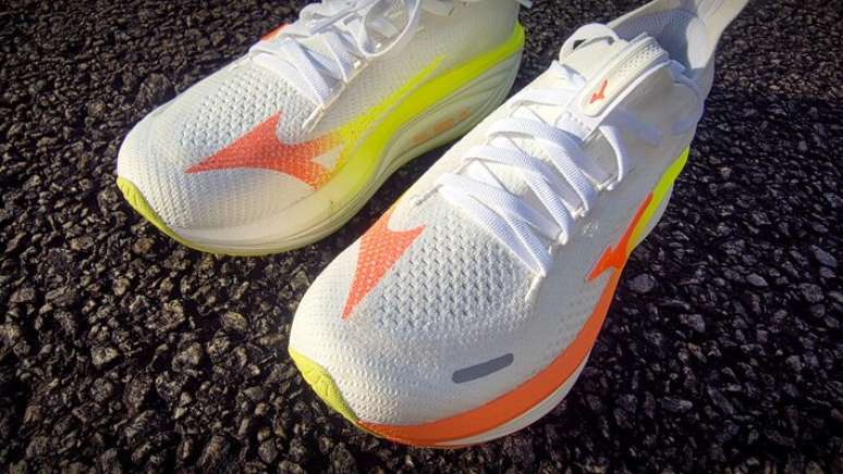 Mizuno Neo Vista 3