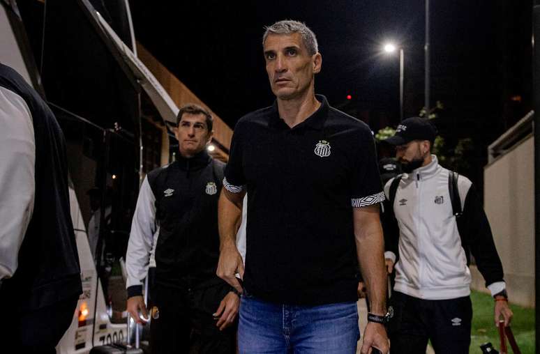 T&eacute;cnico argentino teve retrospecto de dez vit&oacute;rias, 13 empates e dez derrotas no clube da Baixada Santista &ndash;