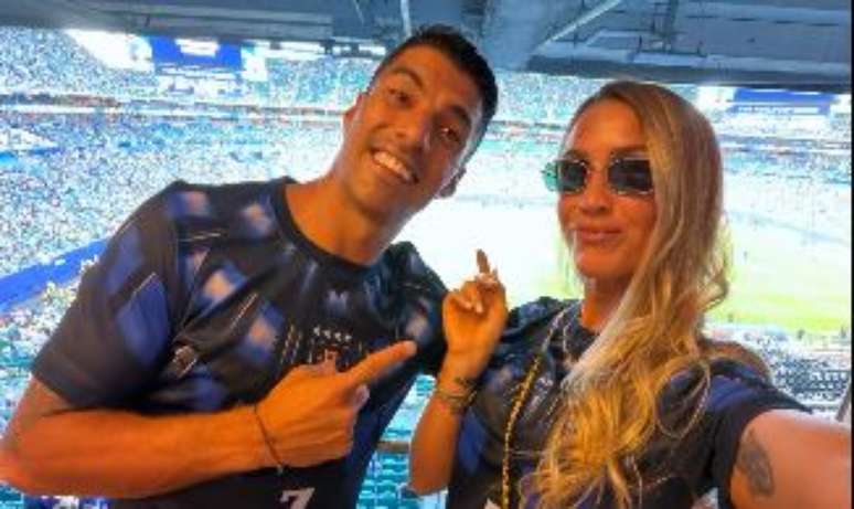  Luis Su&aacute;rez foi assistir ao empate do Uruguai contra Cabo Verde