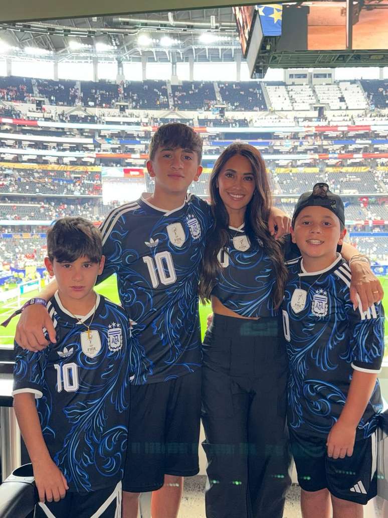Antonela Roccuzzo e os filhos de Lionel Messi 