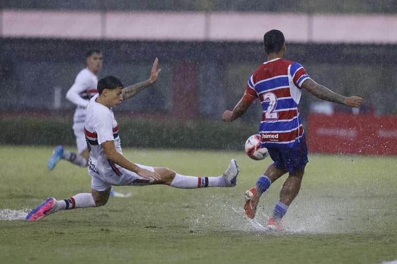 S&atilde;o Paulo venceu e se mant&eacute;m na elite &ndash;