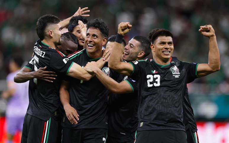 M&eacute;xico venceu a Coreia do Sul e garantiu a classifica&ccedil;&atilde;o antecipada &ndash;