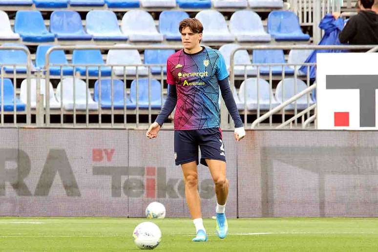 Marco Palestra durante aquecimento do Cagliari &ndash;