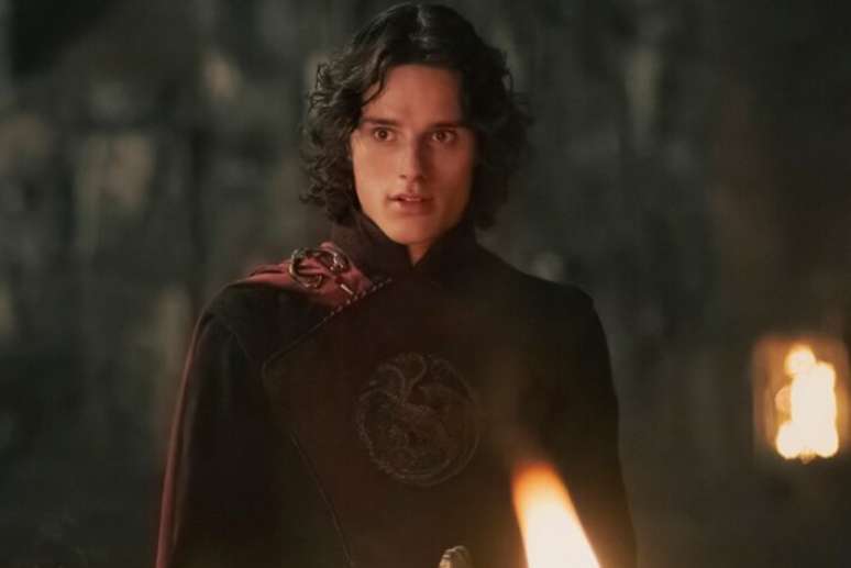 Jace (Harry Collett) afundou no mar ap&oacute;s ser atingido por flechas na Batalha da Goela