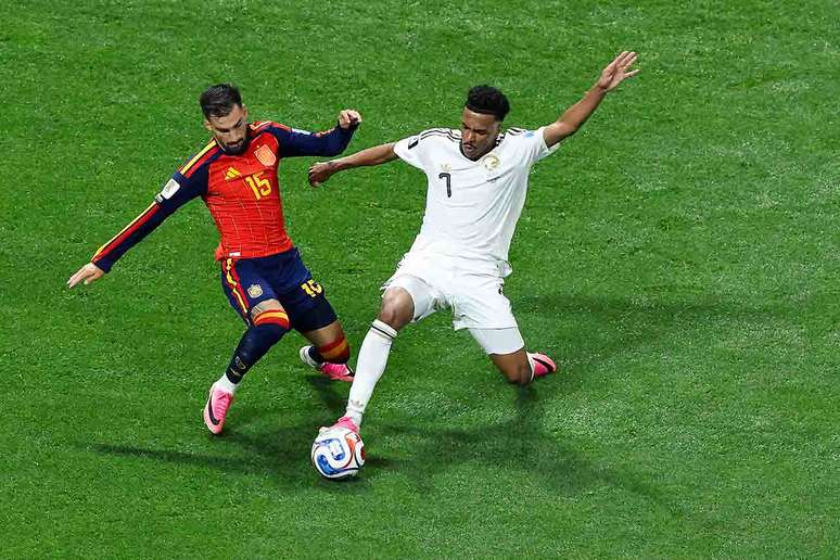 Baena apareceu como novidade na sele&ccedil;&atilde;o espanhola &ndash;