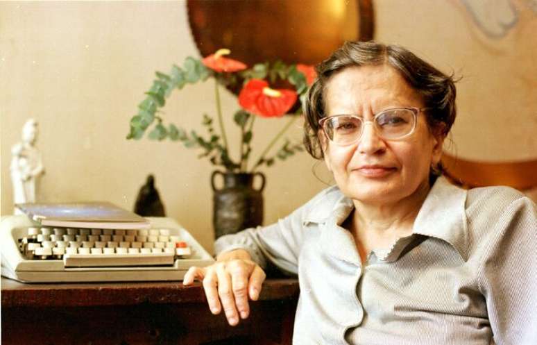 Orides Fontela, autora homenageada da Flip 2026, em 1996.