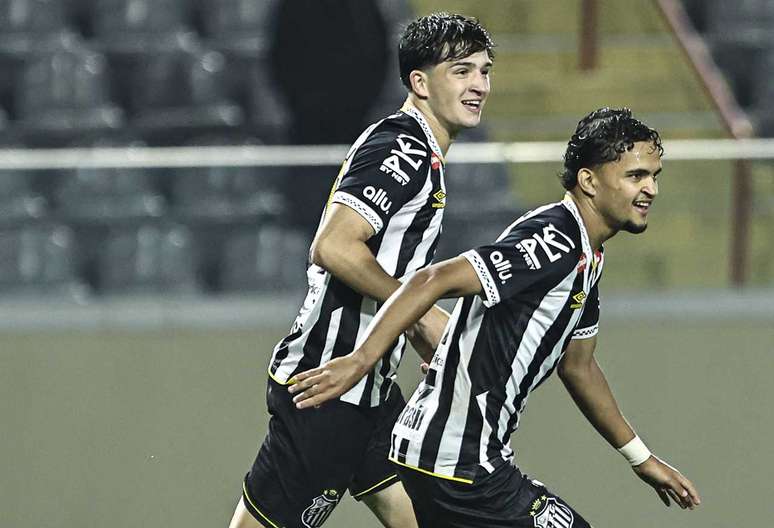 Jo&atilde;o Grando e Mateus Xavier s&atilde;o duas grandes promessas do Peixe &ndash; Fotos: Reinaldo Campos/ Santos F.C.