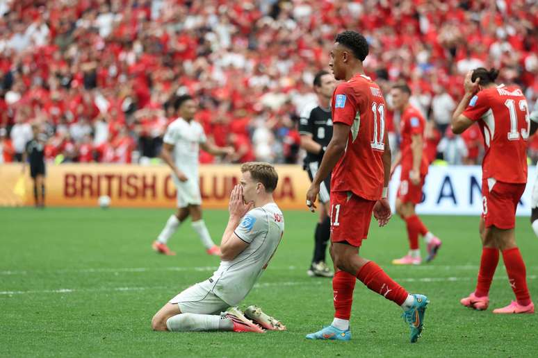 Su&iacute;&ccedil;a e Canad&aacute; se enfrentaram em Vancouver 