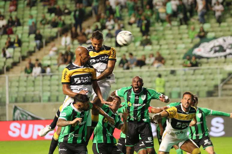 Am&eacute;rica-MG e Crici&uacute;ma mediram for&ccedil;as nesta ter&ccedil;a-feira (23), pela 14&ordf; rodada da S&eacute;rie B &ndash;