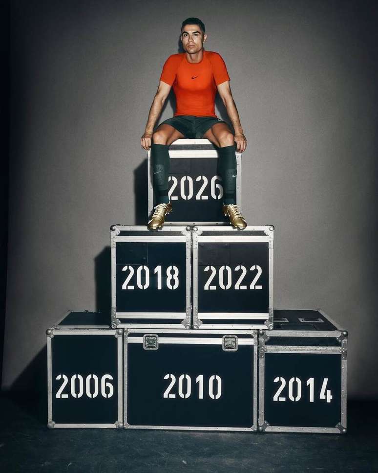 Cristiano Ronaldo ganha nova chuteira da Nike &ndash;