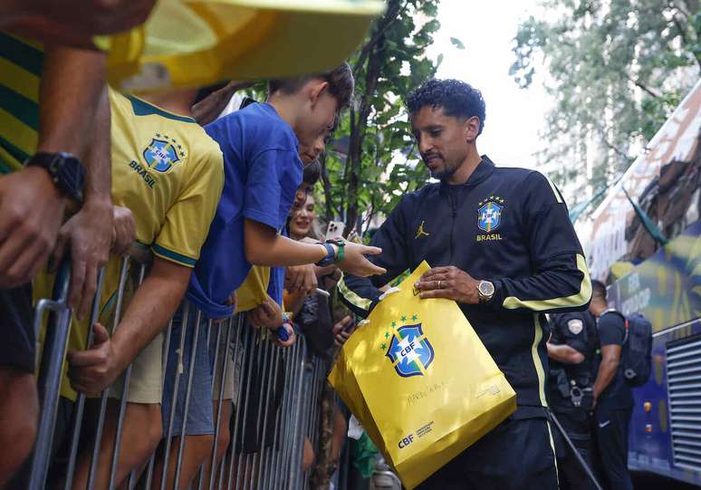 Marquinhos v&ecirc; Brasil ganhando casca durante a Copa &ndash;