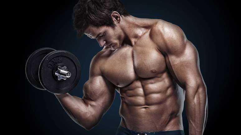 O crescimento muscular n&atilde;o depende apenas do esfor&ccedil;o na academia. A alimenta&ccedil;&atilde;o tem papel central no resultado do hypertrophy training &ndash; depositphotos.com / _italo_