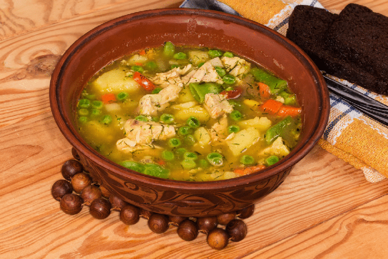 Sopa de frango com legumes 