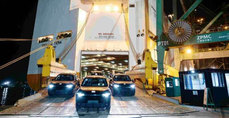 Chegada dos primeiros carros da Leapmotor ao Brasil, em maio de 2025. Stellantis promete lan&ccedil;amento em novembro