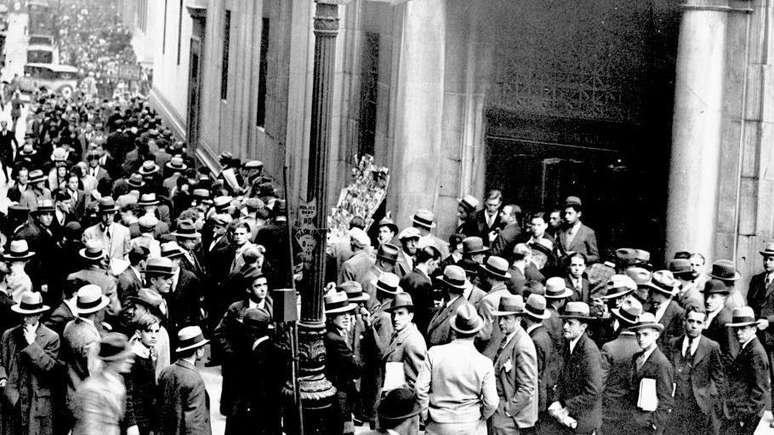 A quebra da Bolsa de Valores de Nova York em 1929 teve um impacto imenso nas economias dos EUA e do mundo