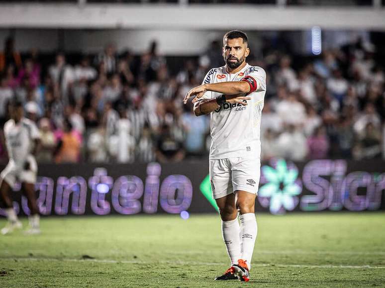 Tom&aacute;s Rinc&oacute;n deixa o Santos para a sequ&ecirc;ncia da temporada &ndash; Foto; Raul Baretta/ Santos FC.