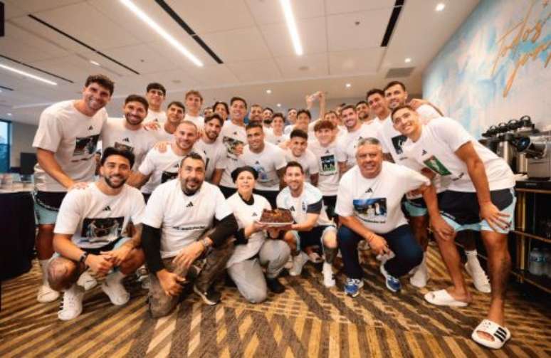 Argentina faz festa para Messi no anivers&aacute;rio de 39 anos